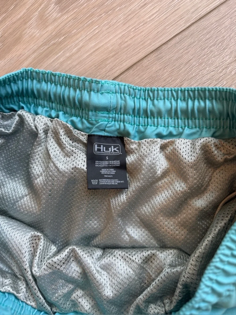 Huk Men’s Size S Pursuit Salt Dye Volley Swim Trunks Fishing Shorts Blue Aqua